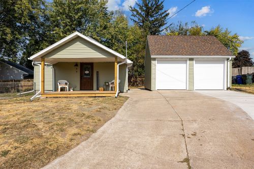 90 29th Ave Sw, Cedar Rapids, IA, 52404-4548 | Card Image