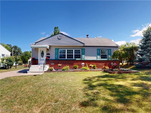 5335 Melody Ln, Willoughby, OH, 44094-4317 | Card Image