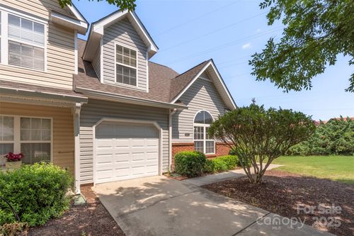 825 Rock Lake Gln, Fort Mill, SC, 29715-6456 | Card Image