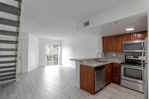 6205-8580 Nw 6th Ln, Miami, FL, 33126-6835 | Card Image
