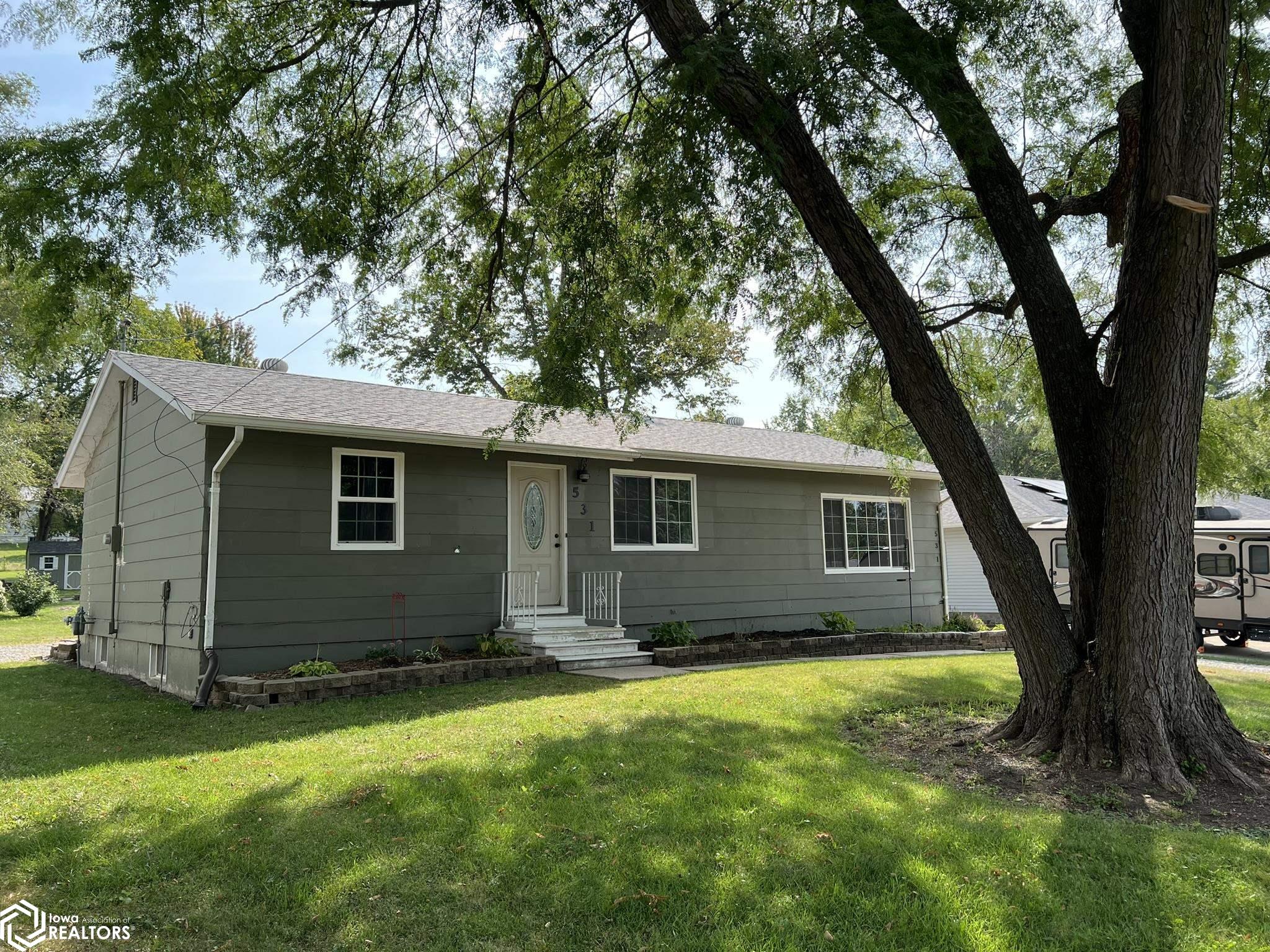 Jackson St, Osceola, IA 50213
