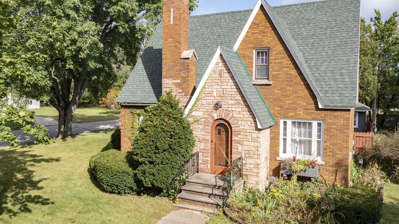 Royalton St, Waupaca, WI 54981