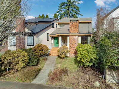 4553 W 8th Ave, House other with 4 bedrooms, 3 bathrooms and null parking in Vancouver BC | Image 2