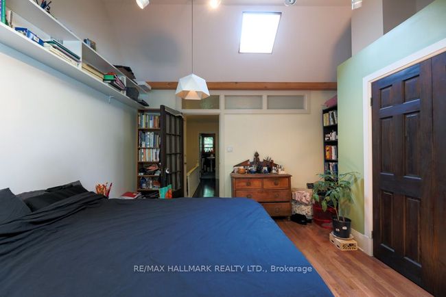 219 Kingston Rd, House attached with 3 bedrooms, 2 bathrooms and 2 parking in Toronto ON | Image 10