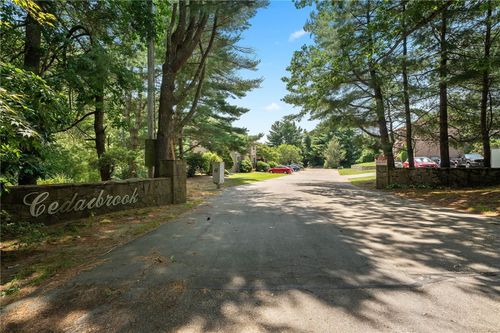 apt-3c-75 Glen Dr, West Warwick, RI, 02893-7616 | Card Image