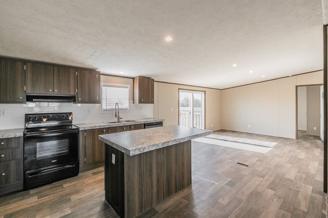 Brand new dishwasher, range, and refrigerator! | Image 7