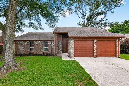 16730 Barkentine Ln, Friendswood, TX, 77546-2367 | Card Image