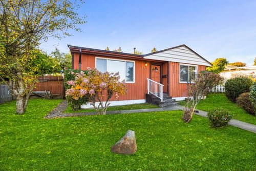 107 Sapper St, New Westminster, BC, V3L3Y6 | Card Image