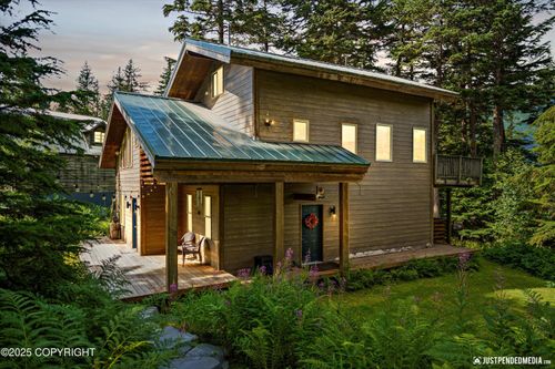 122 Echo Ridge Dr, Girdwood, AK, 99587 | Card Image