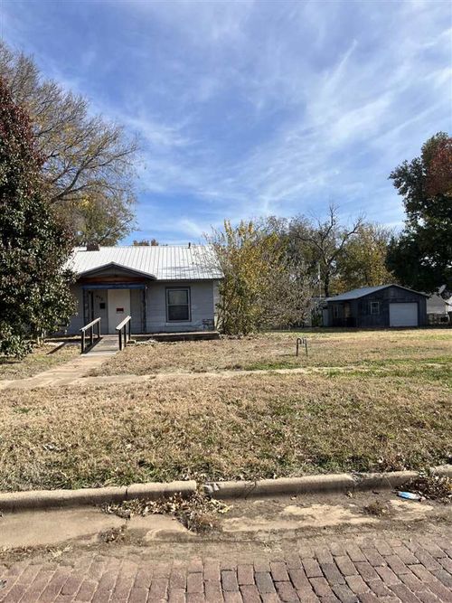 437 S Palm St, Ponca City, OK, 74601-6016 | Card Image