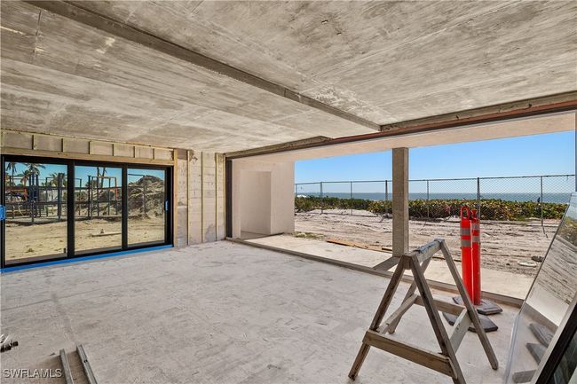 Living Room | Image 25