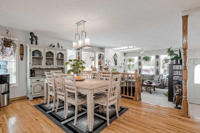 1968 Cottonwood Crescent Se, Home with 4 bedrooms, 2 bathrooms and 4 parking in Calgary AB | Image 4