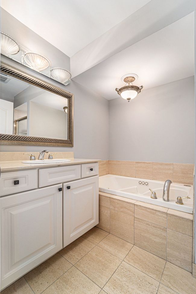 1630 Normandy Rd, Condo with 3 bedrooms, 3 bathrooms and null parking in Clawson MI | Image 18