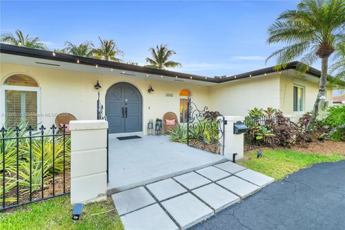 12600 Sw 70th Ave, Pinecrest, FL, 33156-6229 | Card Image