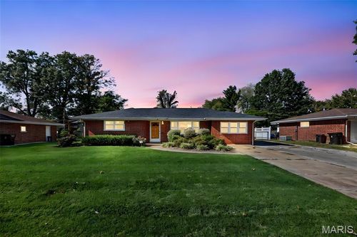 23 Buckingham Rd, Belleville, IL, 62226-5906 | Card Image