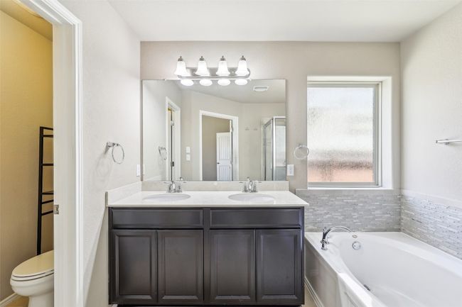 300 Wincliff Dr, House other with 3 bedrooms, 2 bathrooms and 4 parking in Buda TX | Image 23