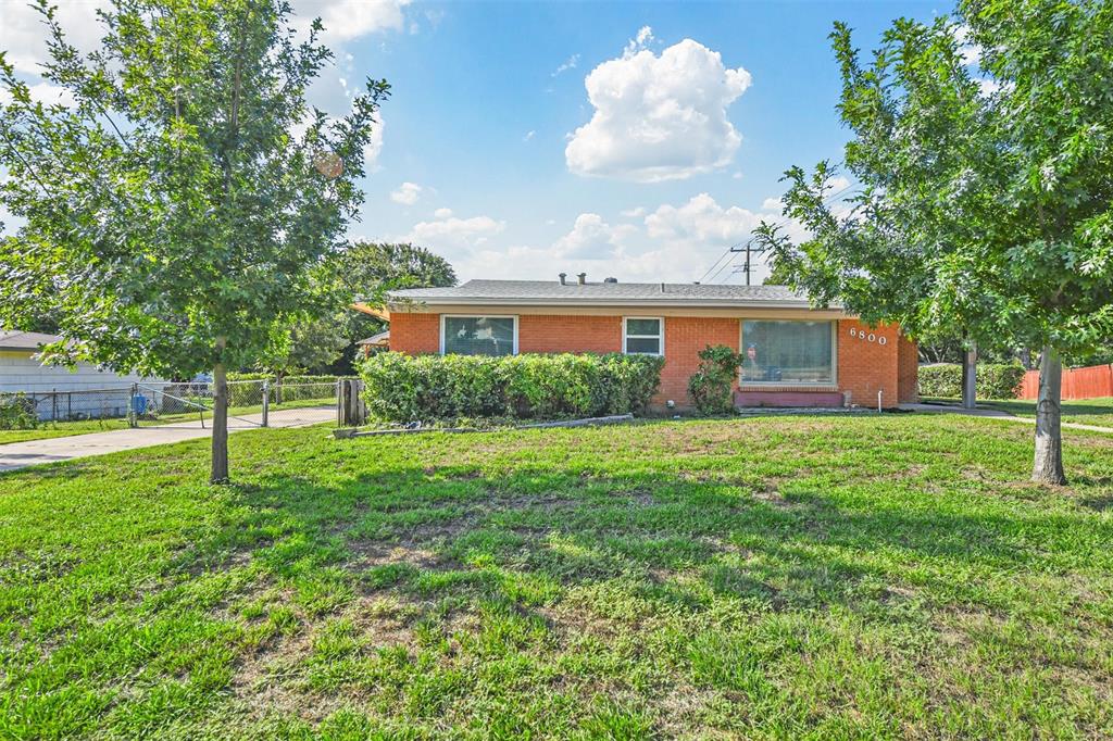 Park Place Dr, Richland Hills, TX 76118