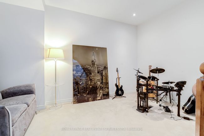 12 - 1968 Bloor St W, House attached with 3 bedrooms, 3 bathrooms and null parking in Toronto ON | Image 25