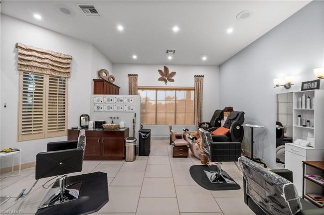 202 - 9366 Pocida Ct, Condo with 2 bedrooms, 2 bathrooms and 1 parking in Naples FL | Image 35
