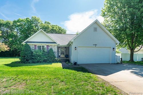 1081 Clearview Dr, Oxford, MI, 48371-5976 | Card Image