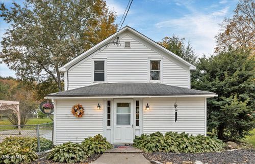 18 Mill Rd, Cossayuna, NY, 12823-1706 | Card Image