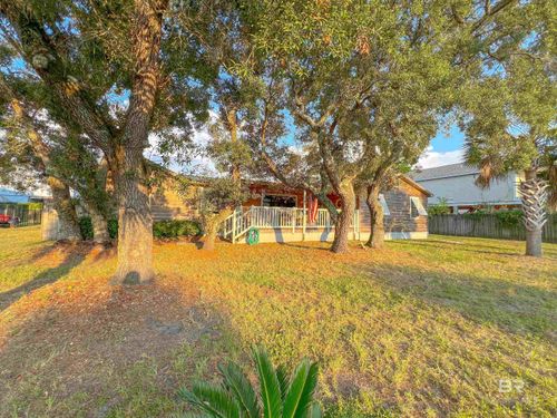 5762 Pensacola Ave, Orange Beach, AL, 36561-4150 | Card Image
