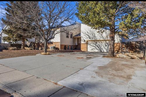 321 Winterhawk Dr, Rock Springs, WY, 82901-4540 | Card Image
