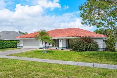 2057 Amesbury Circle, House other with 3 bedrooms, 2 bathrooms and null parking in Wellington FL | Image 3