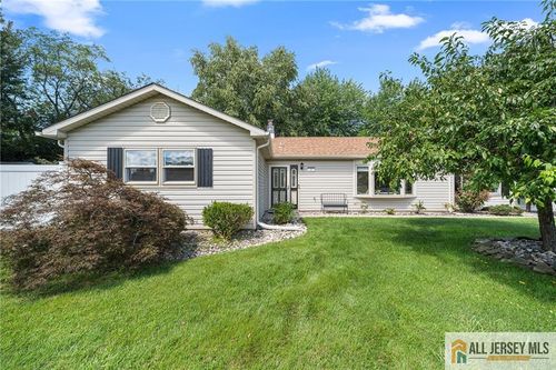 3 11th Ave, Monroe, NJ, 08831-8526 | Card Image