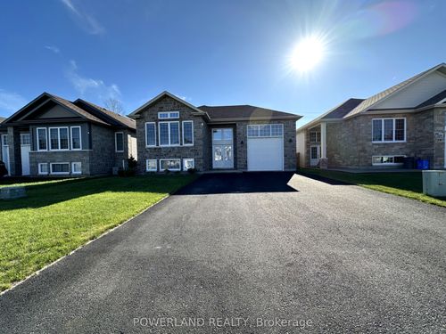 21 Brookland Dr, North Bay, ON, P1A0A1 | Card Image