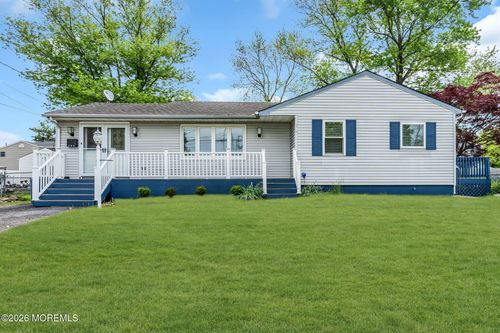 209 Ridge Ave, Belford, NJ, 07718-1521 | Card Image