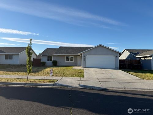 1316 W Electra St, Moses Lake, WA, 98837-5702 | Card Image