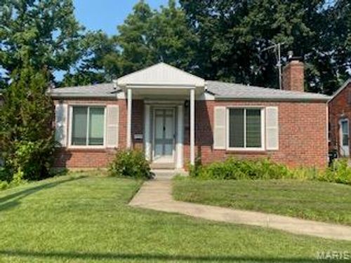 1089 N And South Rd, University City, MO, 63130-2113 | Card Image