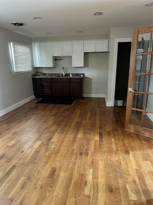 fl-1-601 Chestnut Ridge Rd, Spring Valley, NY, 10977-5619 | Card Image