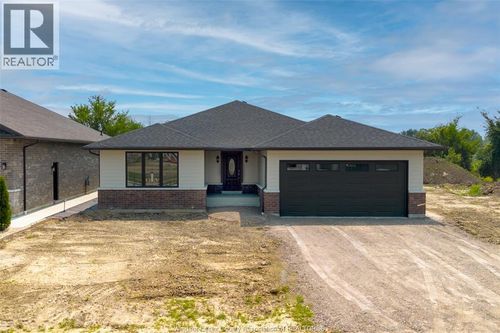 68 Belleview Drive, Cottam, ON, N0R1B0 | Card Image