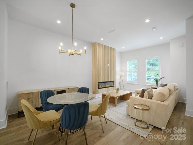 Dining Area/Living Room | Image 16