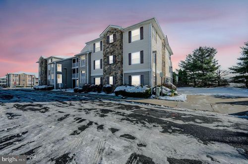 unit-8304-1880 Congressional Village Dr, MIDDLETOWN, DE, 19709-8380 | Card Image