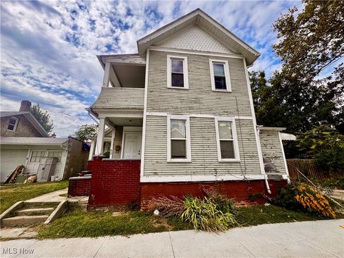 318 Courtland Ave, Toledo, OH, 43609-2812 | Card Image