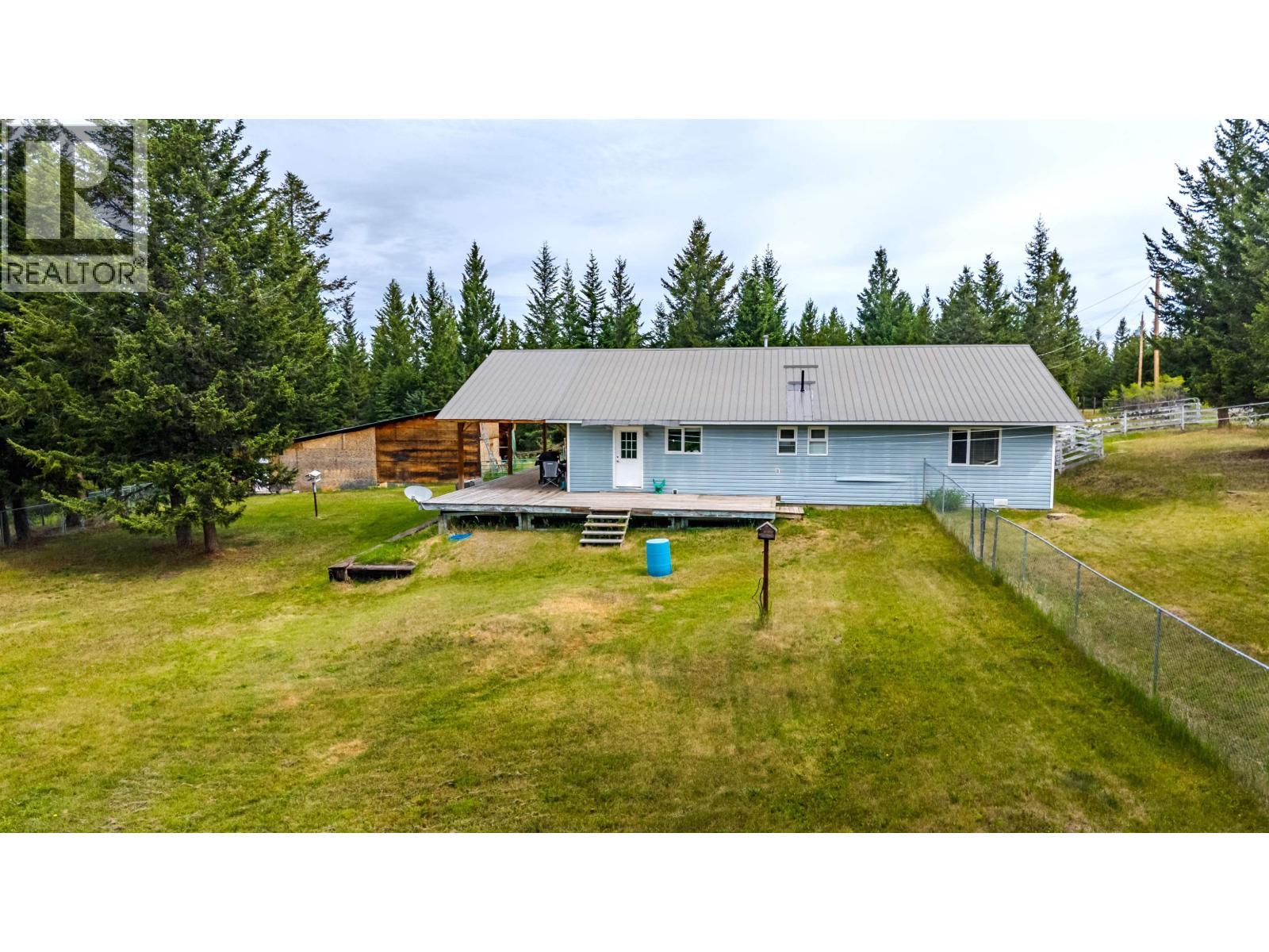 Residential in 100 Mile House 3