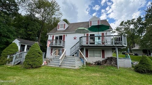 77 Willow Ln, Cheshire, MA, 01225-9748 | Card Image