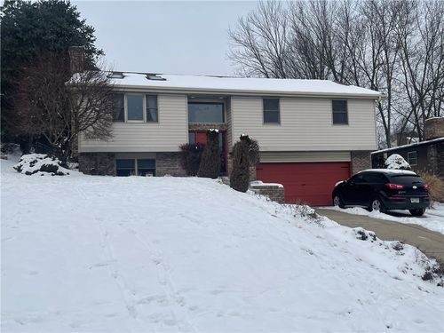 427 Deer Park Dr W, Clairton, PA, 15025-3219 | Card Image