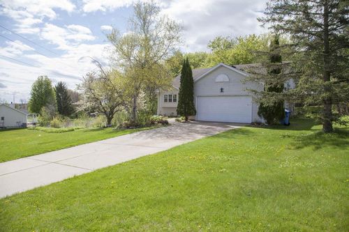 819 Spellman Street, Mount Horeb, WI, 53572 | Card Image