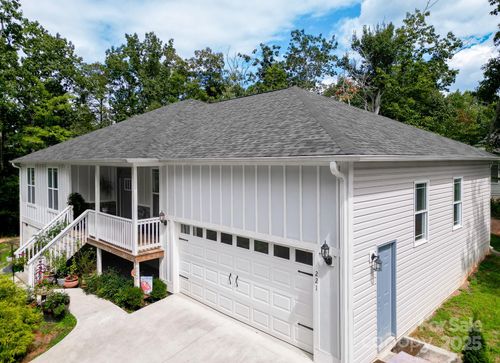 221 Dublin Ln, Columbus, NC, 28722-5726 | Card Image