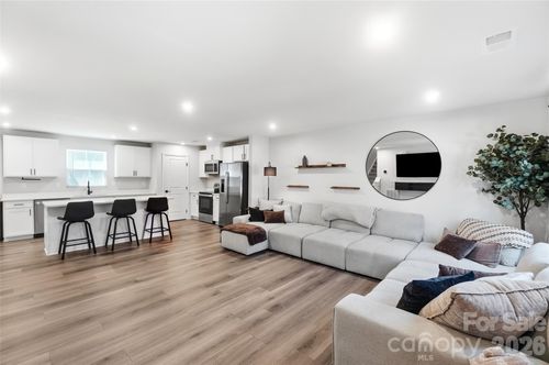 10253 Florentine Way, Charlotte, NC, 28214-0505 | Card Image
