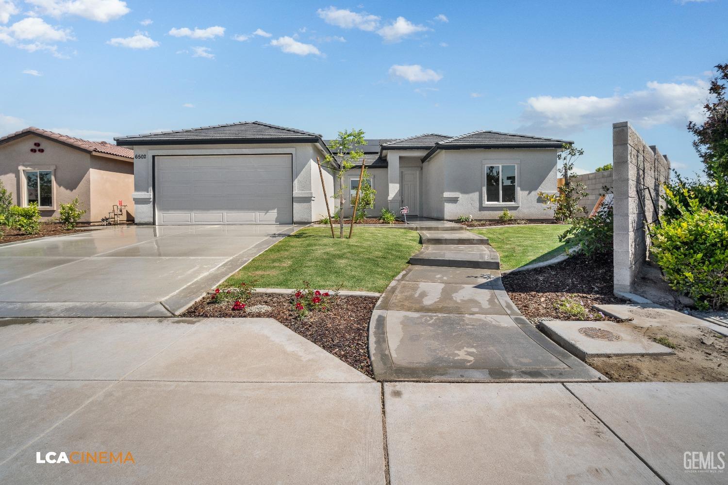 Tulia Ln, Bakersfield, CA 93313