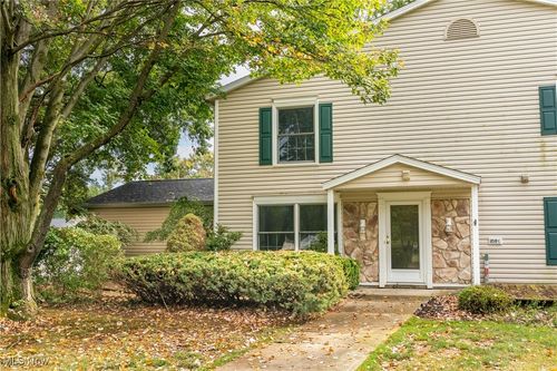 c43-250 Ivy Hill Ln, Medina, OH, 44256-2504 | Card Image