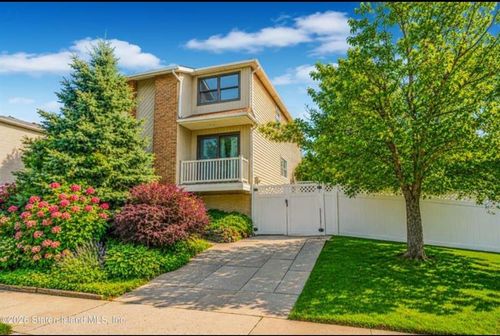 71 Walnut Ave, Staten Island, NY, 10308-3340 | Card Image