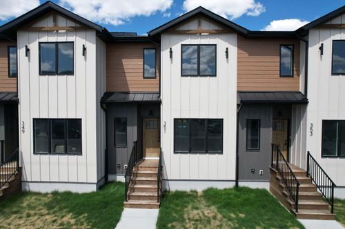 351 9 St, Fort Macleod, AB, T0L | Card Image