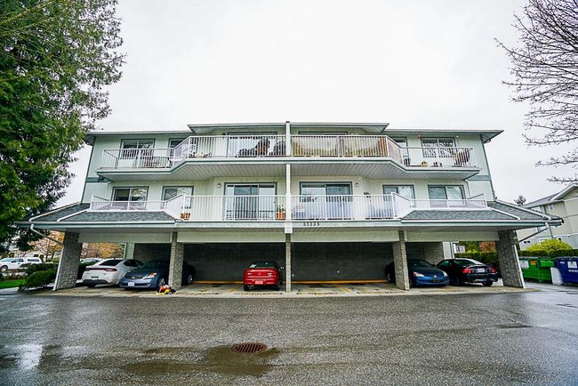 202 - 33225 Old Yale Road, Condo with 1 bedrooms, 1 bathrooms and 1 parking in Abbotsford BC | Image 2