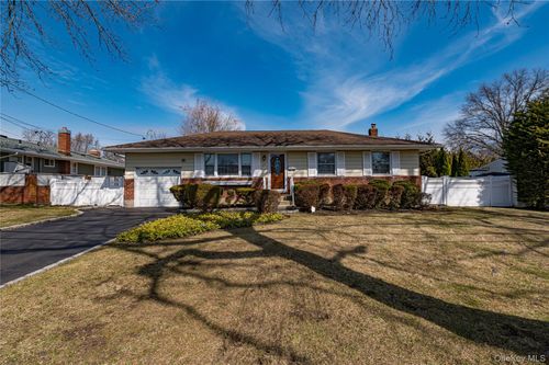 23 Olga Ln, Commack, NY, 11725-3813 | Card Image